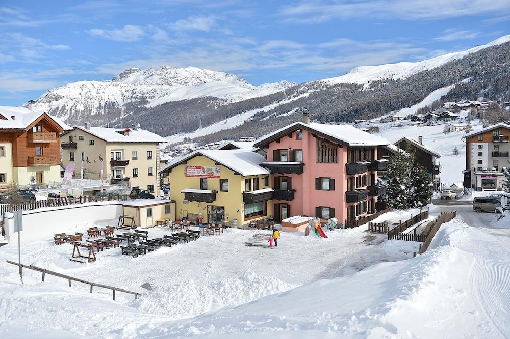 Hotel Astra Livigno Kültér fotó